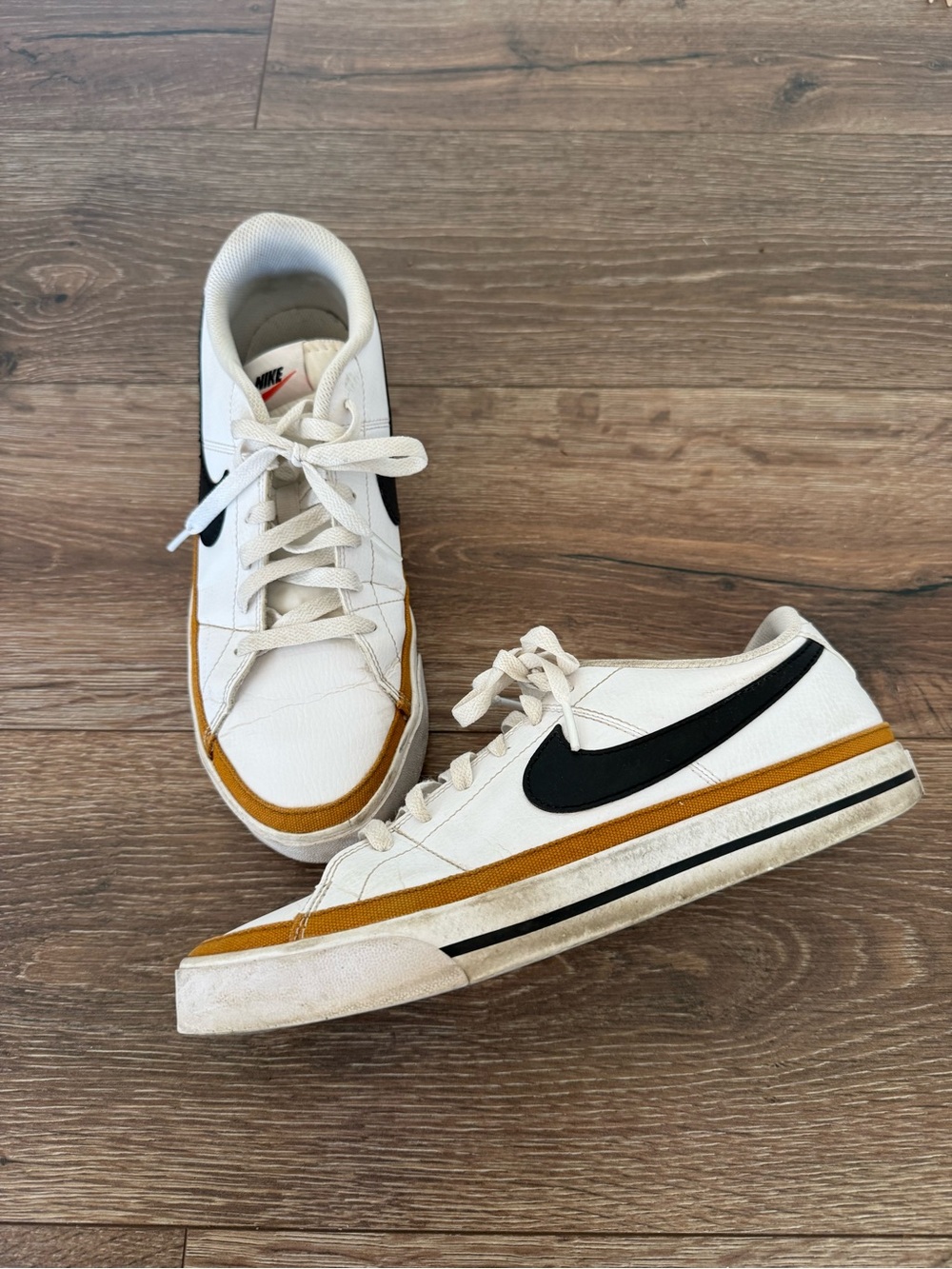 Nike White Low-Top Sneakers Court legacy